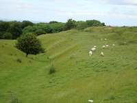 Route northwards along Broadway Hill