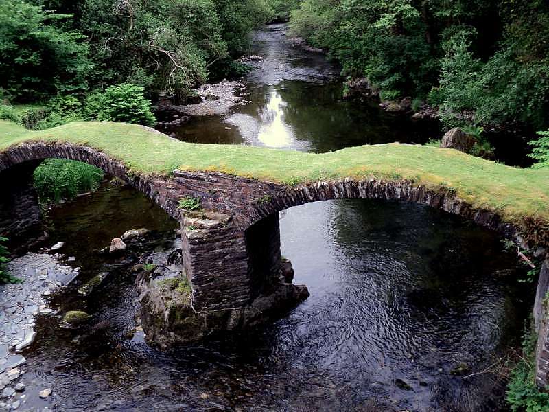 Pont Minllyn over River Dovey