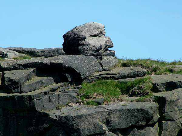 More Strange Rock Shapes on Utley Edge