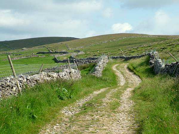Track towards Birkwith Moor from Horton-in-Ribblesdale